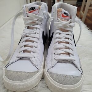 Women's Nike Blaze White 6.5